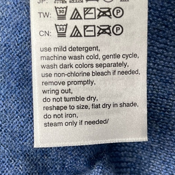 Calvin Klein Sweater Mens Large Blue 100% Italian Merino Wool V-Neck - Picture 10 of 11